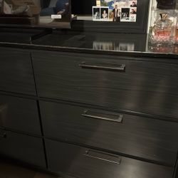 6 Drawer Dresser And Night Stand 