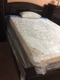 Queen bed complete