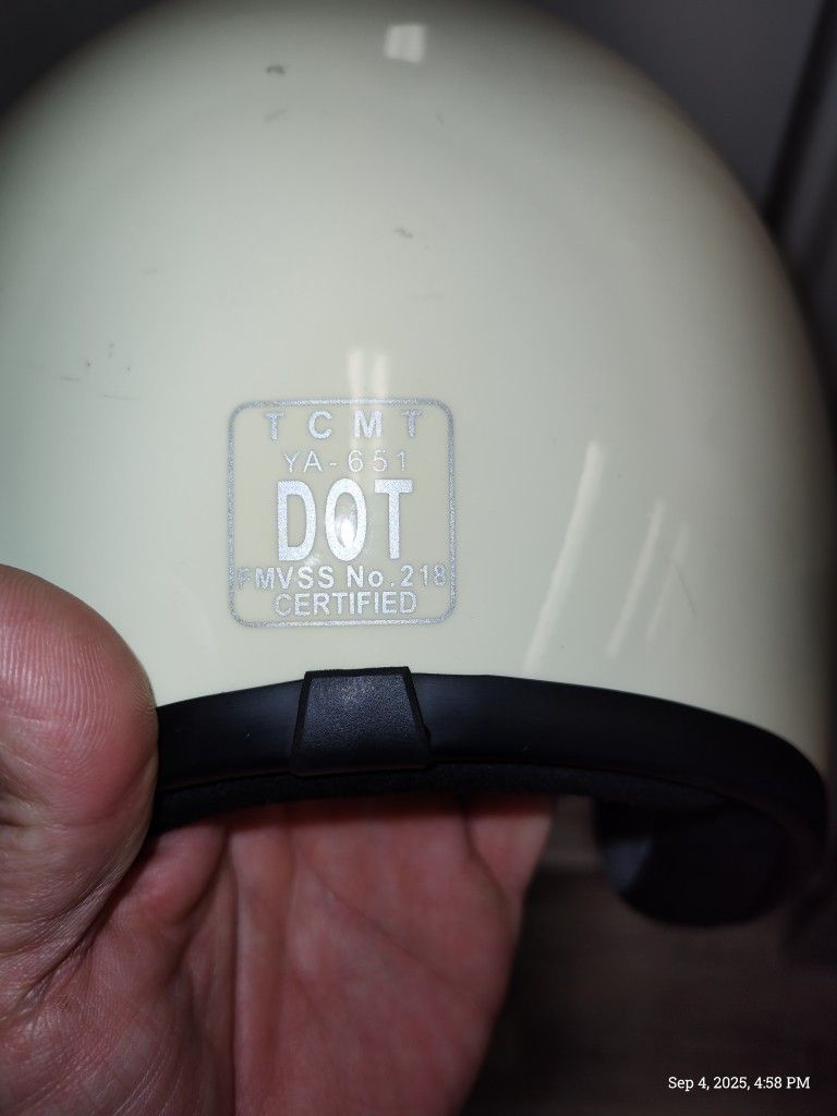 White Moto Helmet Size M 57-53