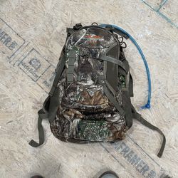 AlpZ Outdoors Backpack (Realtree Camo)