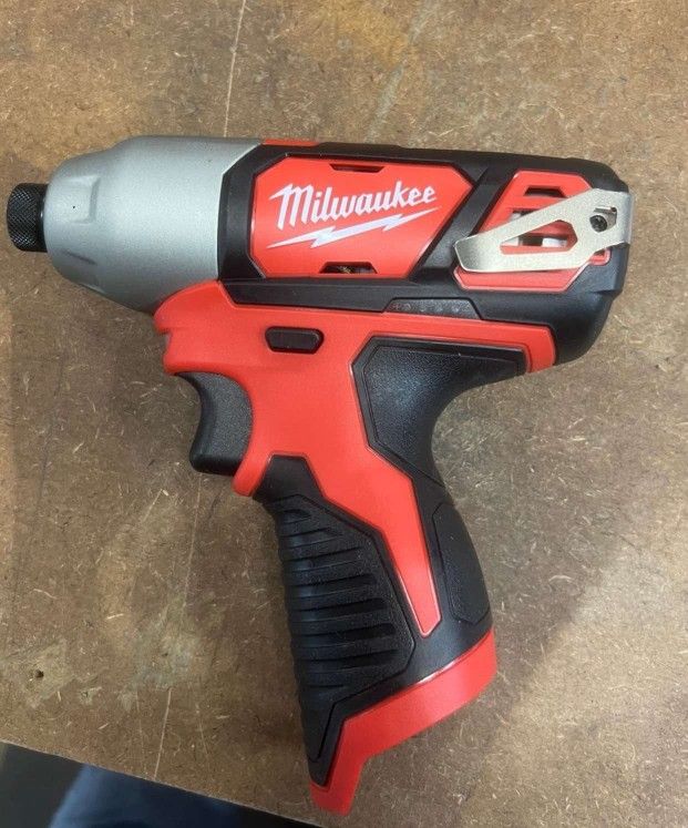 Milwaukee Regular Impact M12 New