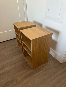 Set of 2 BRAND NEW side tables/nightstands