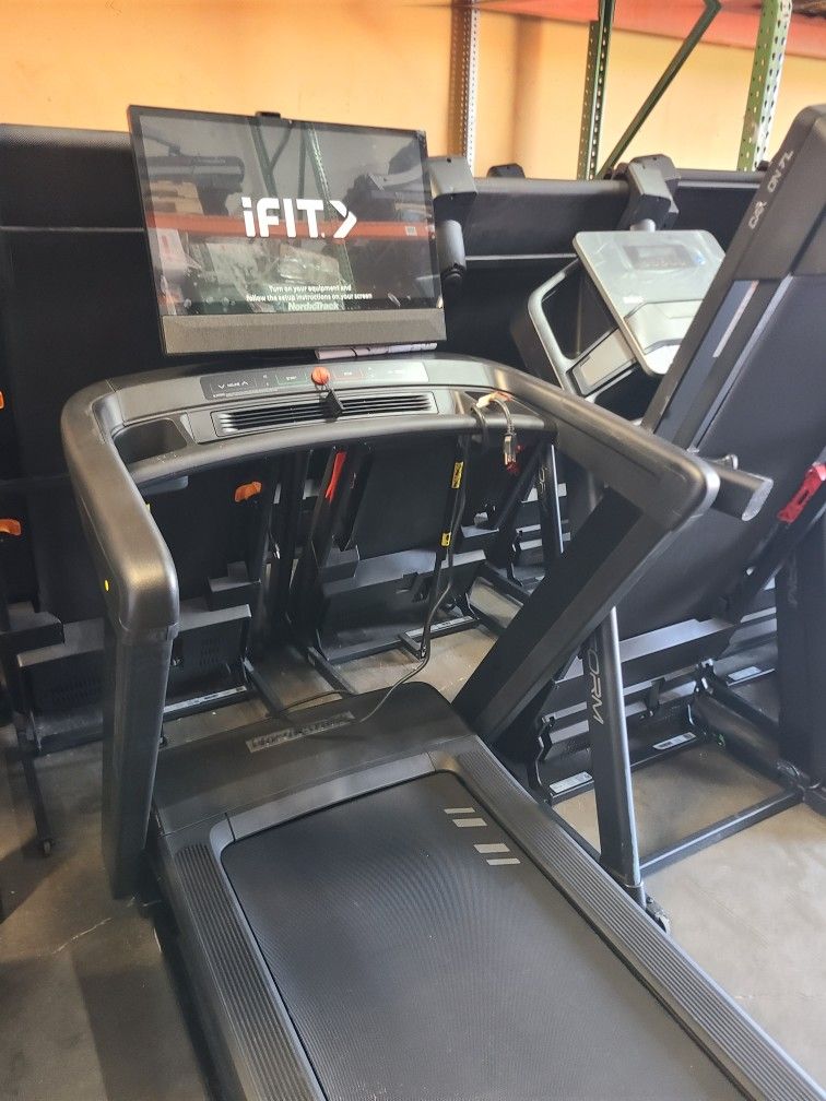 2025 Nordictrack Commercial 2450 treadmill - 12% incline - 24" ifit tablet -14MPH max speed- 1500$