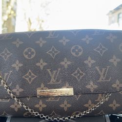 Louis Vuitton Favorite MM Monogram Leather Crossbody Shoulder Bag Purse Handbag