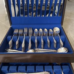 Silver Plated Silverware Set 123 pieces