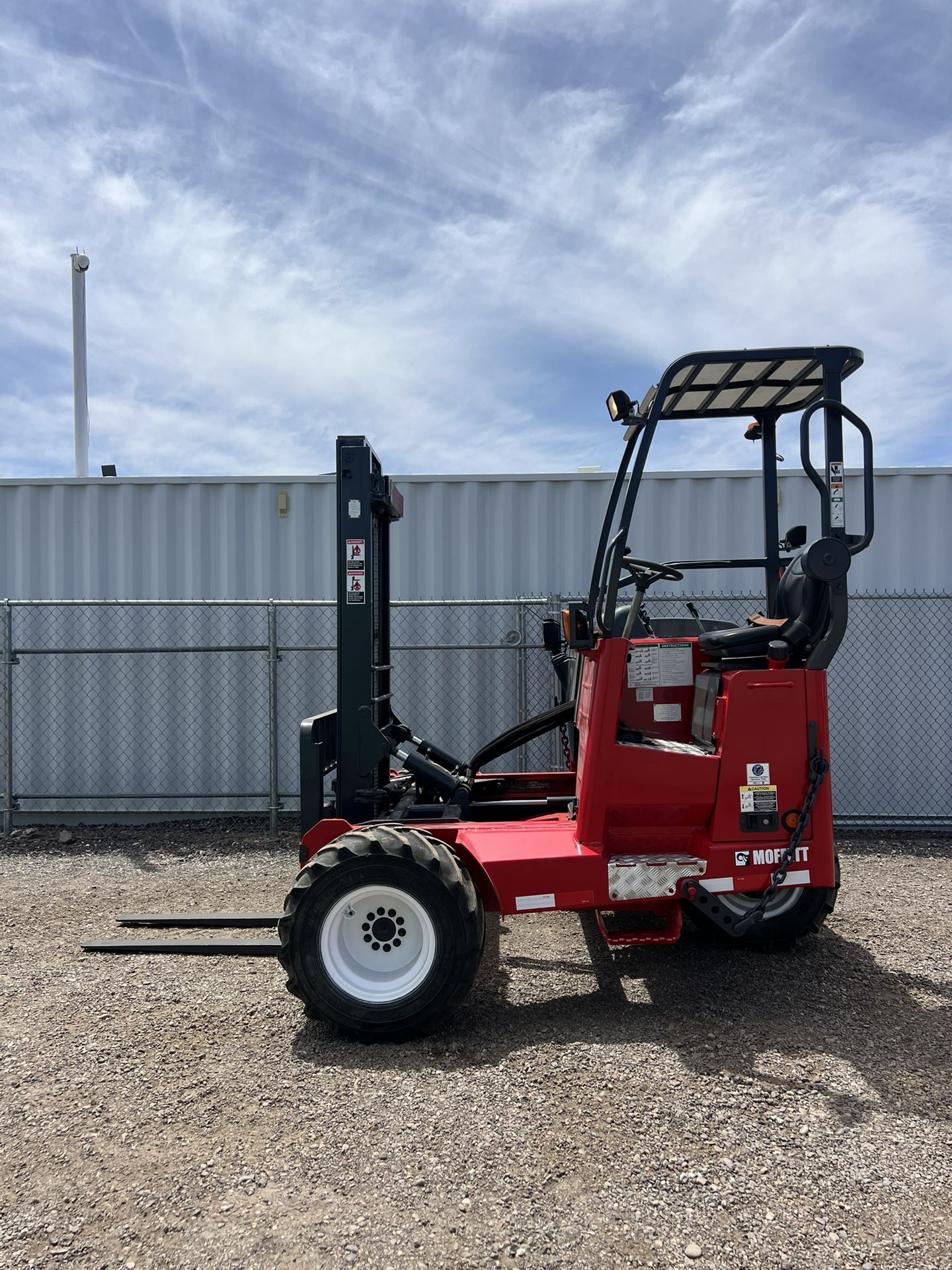 2015 MOFFETT M8 55.3 PIGGYBACK FORKLIFT