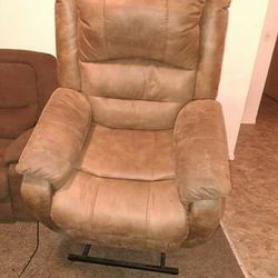Recliner Lift Chair! Signature By Ashley Brand! 