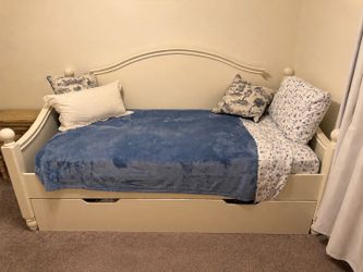 Trundle day bed