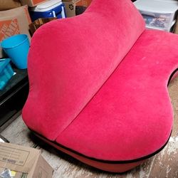 Lips Couch