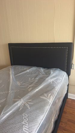 Queen bed with mattress for 250