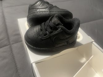 Baby’s  Black Air Force 1 Size 1c $35 New Condition! Worn Once.). (Black & White Nikes Size 3c $45)   $40 now!  (White Air Force 1 hard bottom size 2c