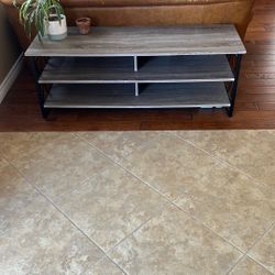 FREE tv Stand