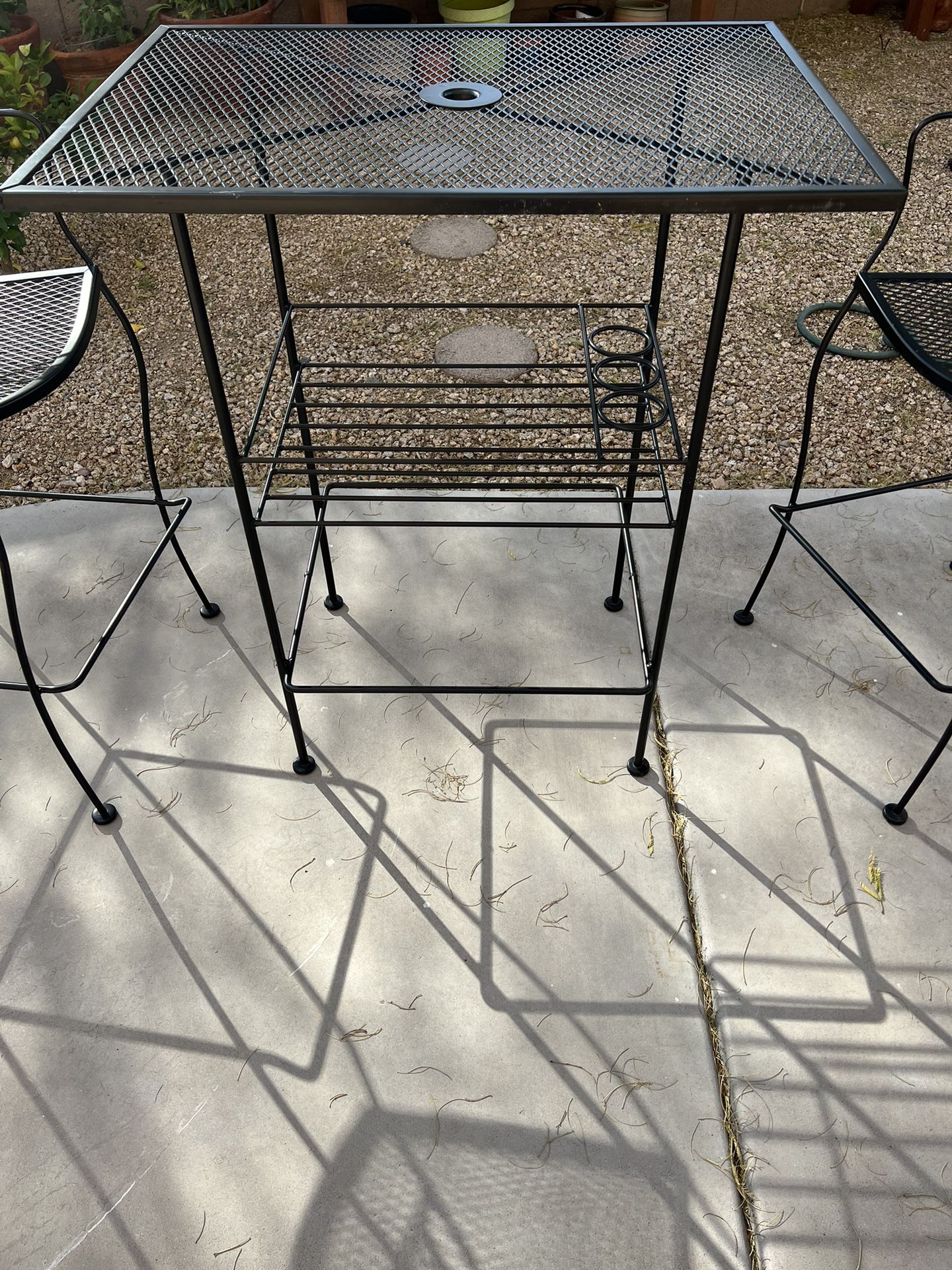 Bar Height Metal Table And Chairs