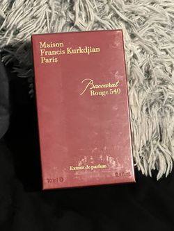 Baccarat Rouge 540 180$ New