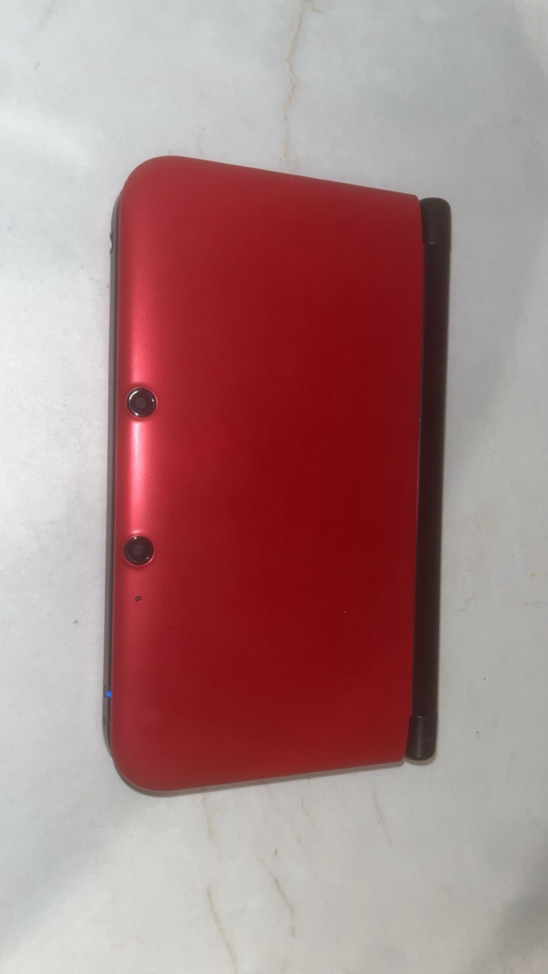 Nintendo 3DS XL (with Games And Charger