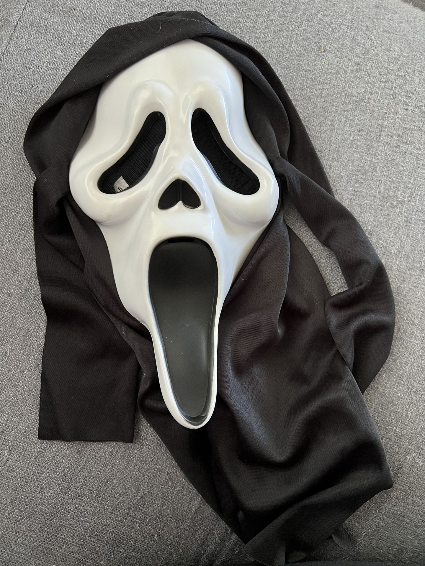 Scream Halloween Mask - Not Vintage 