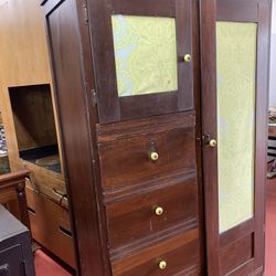 Wardrobe 