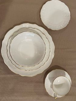 Aynsley “Golden Crocus” china - service for 12