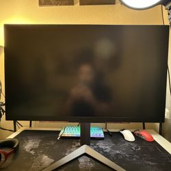 27” Ultragear 4k Gaming Monitor With Free Nzxt Keyboard 