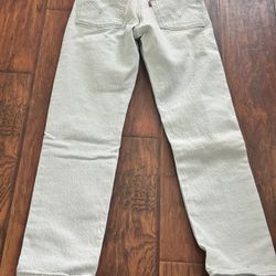 Ladies Levis Size 23