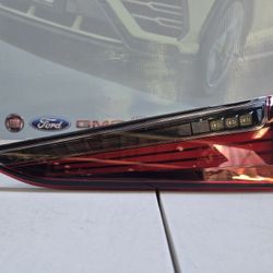2019 2020 2021 2022 2023 2024 LEXUS ES250 RIGHT SIDE INNER TAIL LIGHT 