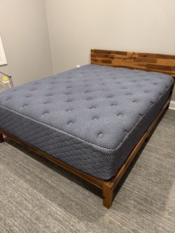 Wayfair Queen Size bedframe for sale