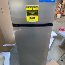 Upstreman 7.5 Cu. Ft. Top Mount Refrigerator  worth $380