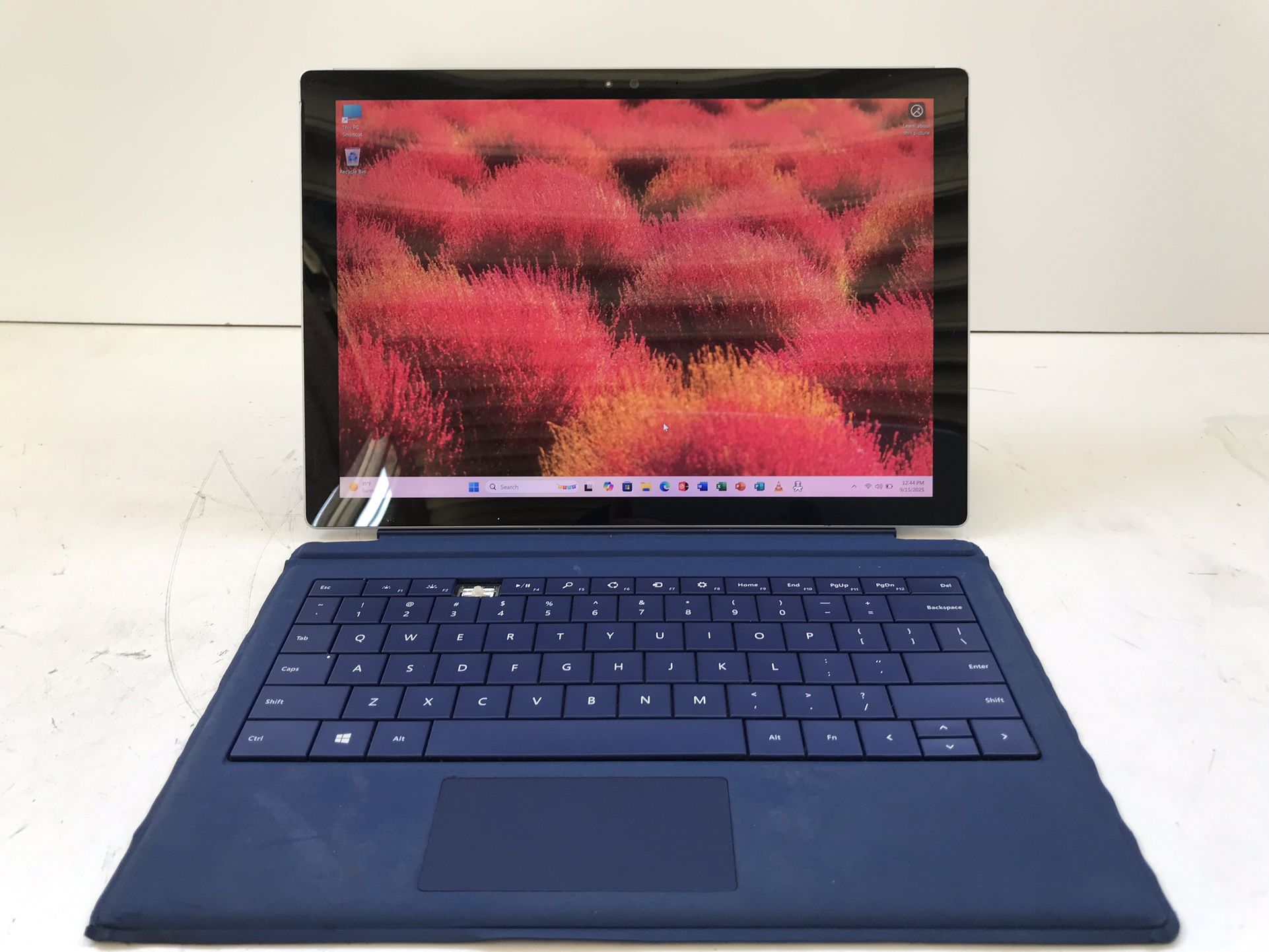 **Microsoft Surface Pro 4 w/Microsoft Office Suite* *Windows 11  Pro. Full Activate. * Price $90