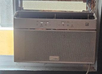 ❄️ Portable Air Conditioner / Cooling Unit
Portable cooling unit in good working condition!
Clean and ready to use. Great for keeping a bedroom, offic