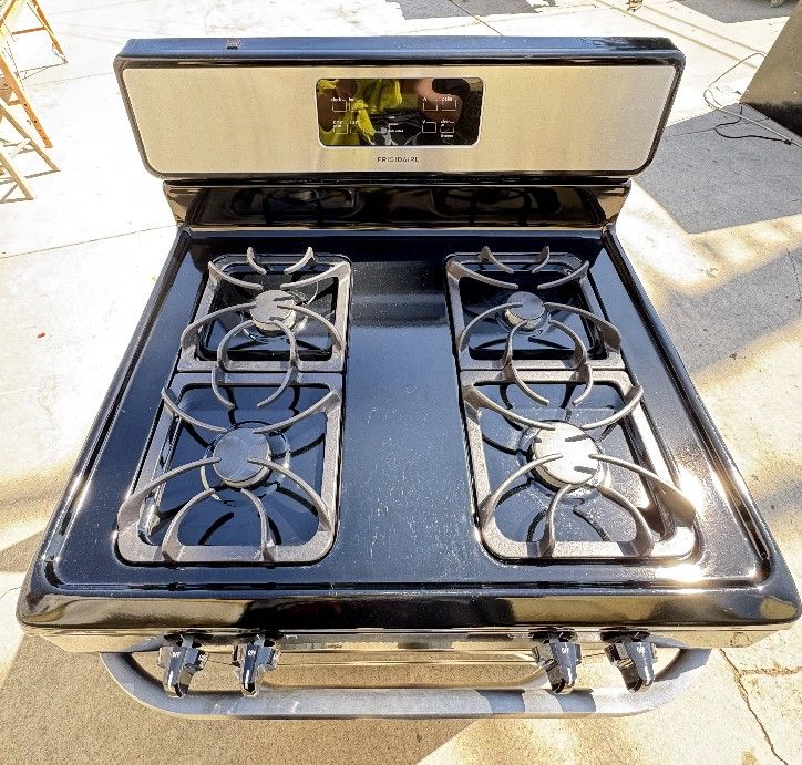 Frigidaire Stove and Refrigerator