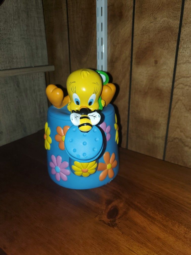 Tweety Bird With Honey Bee Watering Can Cookie Jar Rare Warner Brothers 1998.