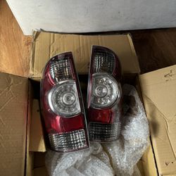 Tail Lights Toyota Tacoma 2015 OEM In Good Condition 