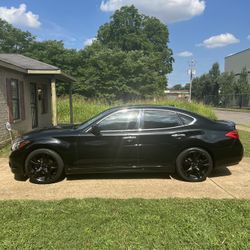 2012 Infiniti M37