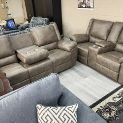 RECLINER SET WITH DROP DOWN TABLE