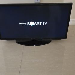 32 INCHES SAMSUNG SMART TV $100 OBO