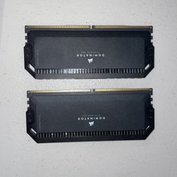	CORSAIR - DOMINATOR PLATINUM RGB 32GB (2x16GB) DDR5 6200MHz C36 UDIMM Desktop Memory - Black 