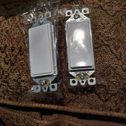 Lot Of 2 IDENTICAL White NEW IN PACKAGES SINGLE POLE DECORATOR SWITCHES MAKE OFFER