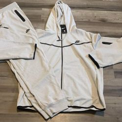 Nike Tech Fleece Suit