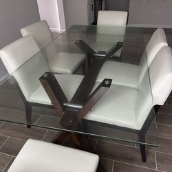City Furniture, 6 chairs and glass table top. Perfect condition.