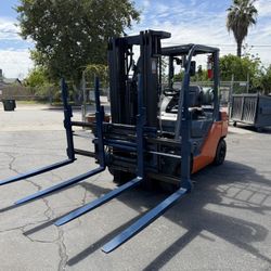 ALL TERRAIN TOYOTA PROPANE FORKLIFT 
