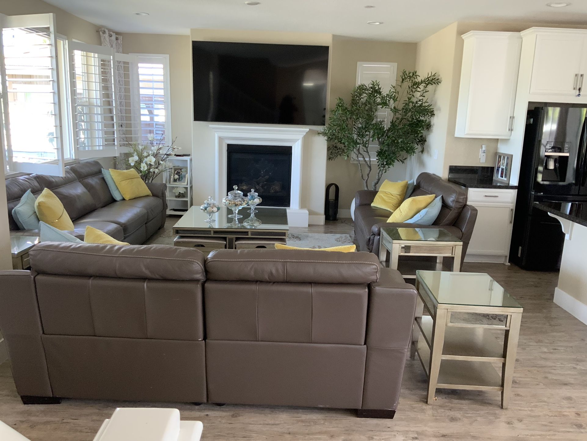 Moving Sale 535 Lakeside Dr