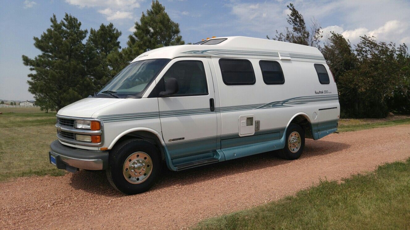 1999 Roadtrek 200 Versatile Class B RV
