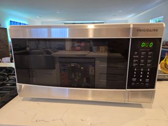 Frigidaire Stainless Steel Countertop Microwave