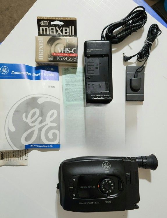 Brand: GESeries: GE Active SeriesType: HandheldDigital Zoom: 12XColor: BlackRecording Definition: High DefinitionModel: CG504Optical Zoom: 12xFeatures