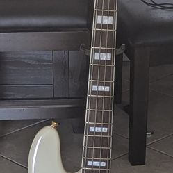 40th Anniversary Squire J Bass
