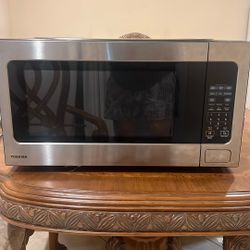 Toshiba 2.2-Cu.-Ft. 1200W Microwave - Stainless Steel
