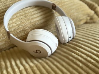 Beats Solo 4 + Apple Warranty 