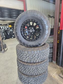 Take offs 18s Icon wheels w/35X1250R18 Toyo AT III