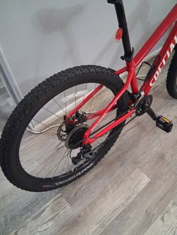 Specialized RockHopper Mountain Bike  27x5 Tires Like New 250