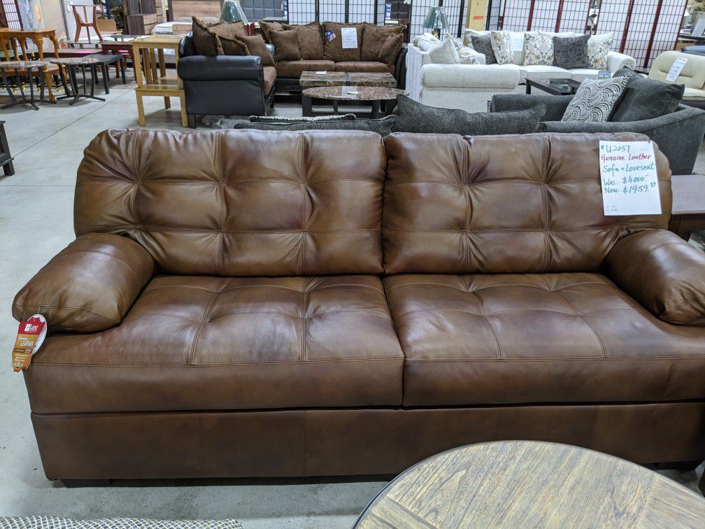 New! Dunham Chaps Genuine Leather Sofa *FREE DELIVERY*